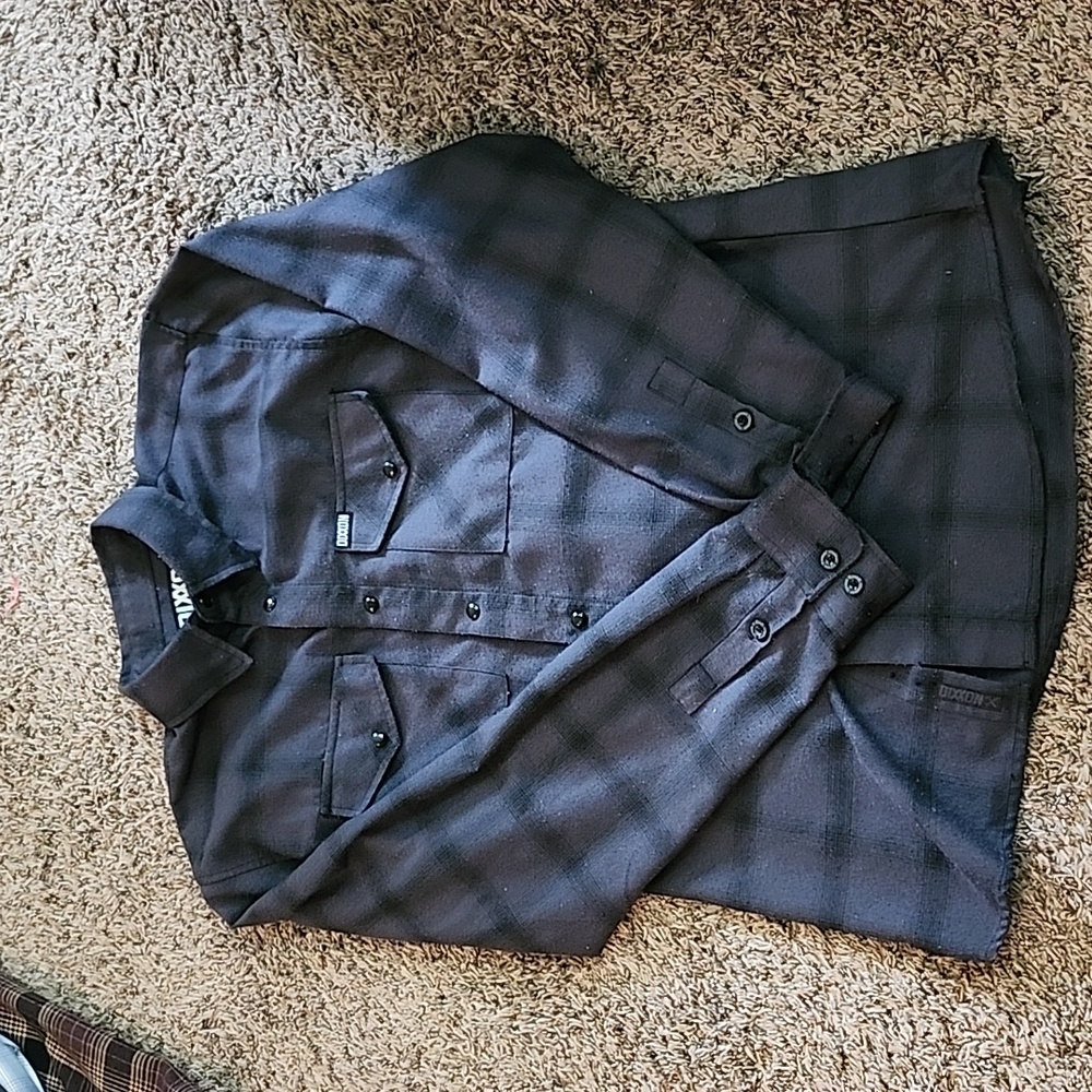 Dixxon grayscale flannel